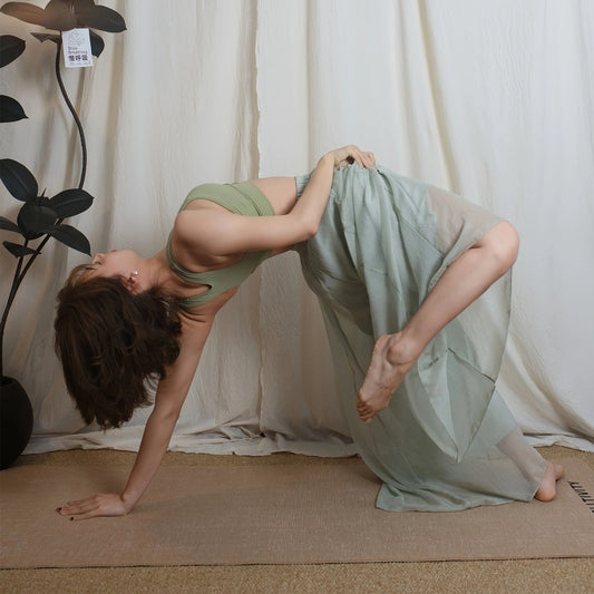 ドレープワイド ヨガセット｜カップ付きトップス＆エアリーワイドパンツ